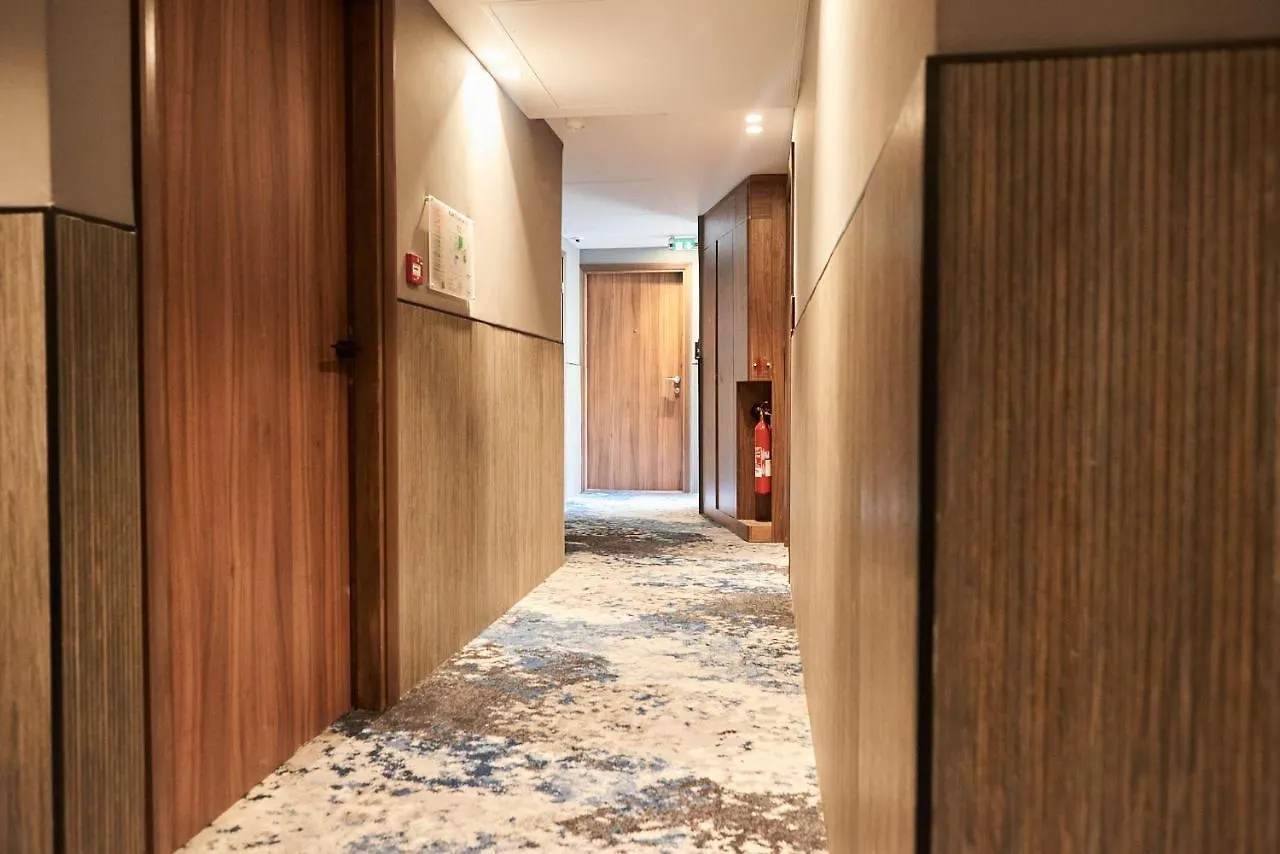 Hotel Card