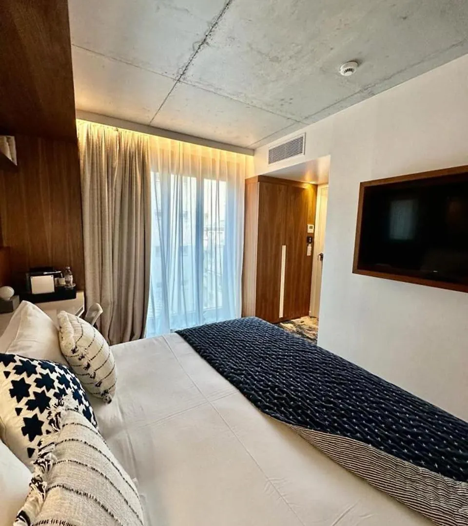 Card Hotel