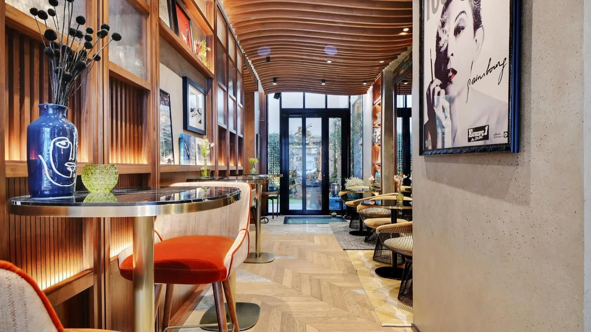 Card Hotel Paris