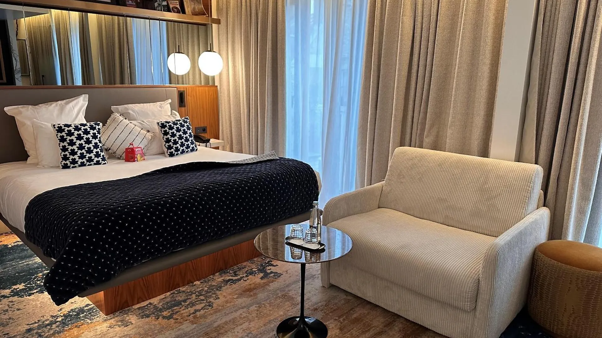 Card Hotel Paris